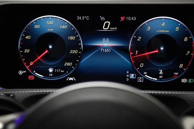 Mercedes-Benz A-KLASSE 200 Business Solution AMG | PANORAMADAK | SFEERVERLICHTING | HALF LEDER | STOELVERWARMING | CAMERA