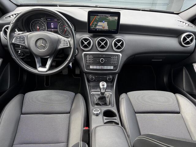 Mercedes-Benz A-KLASSE 180 Business Solution 2e Eigenaar,Dealer Onderhouden,Camera,Carplay,Stoelverw,123pk,Halfleder,Airco,Cruise,Lm velgen,Pdc V+A,6 Bak,N.A.P,Apk tot 03-2027