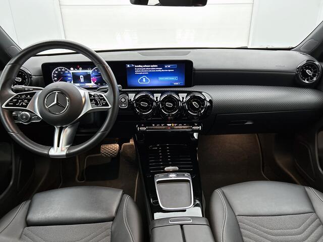 Mercedes-Benz A-KLASSE 180 Star Edition Led Koplampen | Parkeerpakket met achteruitrijcamera | Dodehoekassistent | Elektrisch inklapbare buitenspiegels. Inclusief 24 maanden Mercedes-Benz Certified garantie voor Europa.