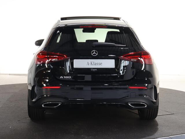 Mercedes-Benz A-KLASSE 180 Business Solution AMG | Panoramaschuifdak | Premium plus | Head-Up | Stoelverwarming | Achteruitrijcamera | MULTIBEAM LED |