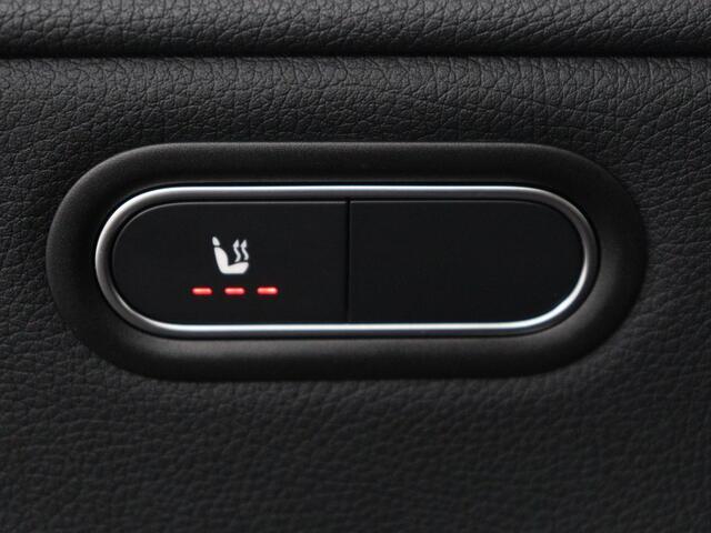 Mercedes-Benz A-KLASSE 180 Business Line | Half Leder | Stoelverwarming | Adaptive cruise | Camera | Park assist | Carplay | Climate control | Navigatie | DAB |