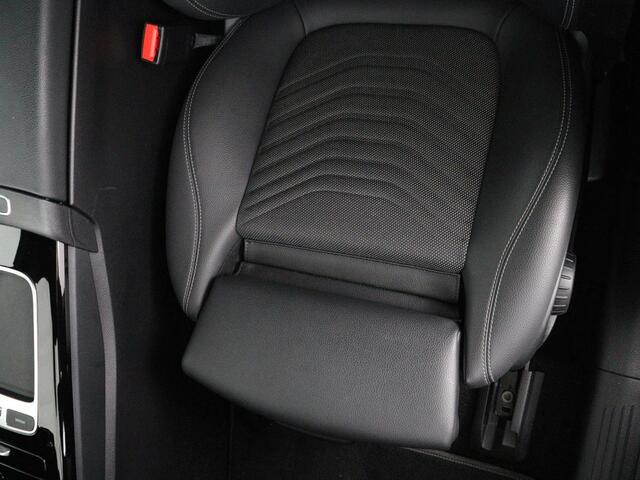 Mercedes-Benz A-KLASSE 180 Business Line | Half Leder | Stoelverwarming | Adaptive cruise | Camera | Park assist | Carplay | Climate control | Navigatie | DAB |