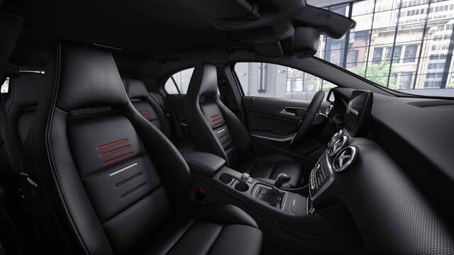 Mercedes-Benz A-KLASSE 160 Sport Edition | AMG | Parkeerpilot | Garmin |