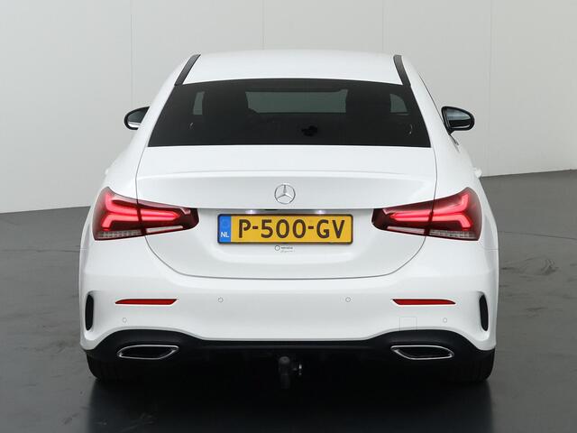 Mercedes-Benz A-KLASSE 180 Business Solution AMG | Night | Widescreen | Stoelverwarming | Achteruitrijcamera | Sfeerverlichting |