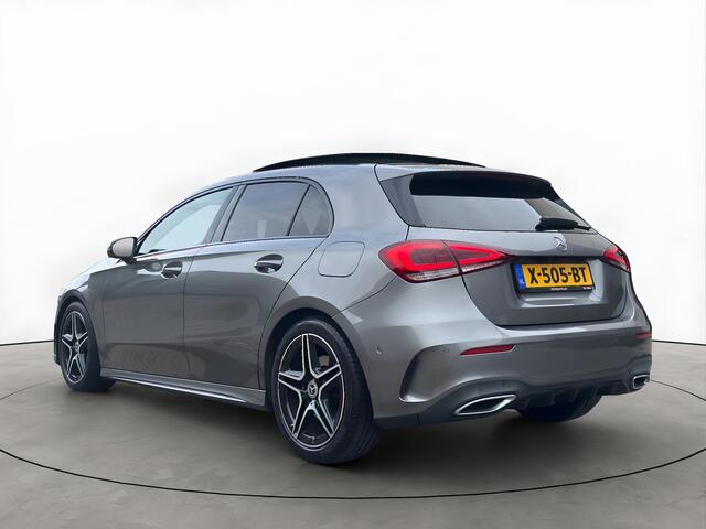 Mercedes-Benz A-KLASSE 220 190PK AMG Night Premium+ Pano Sfeer Dode-Hoek