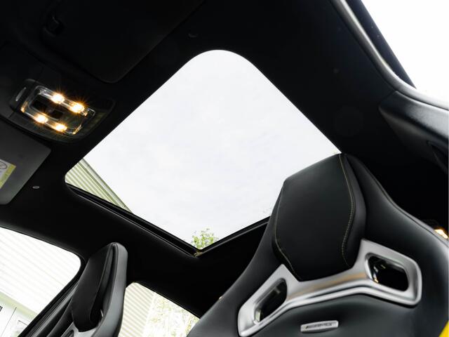 Mercedes-Benz A-KLASSE AMG 45 S 4MATIC+ - Pano - Schaalstoelen - Milltek Uitlaat - Distronic