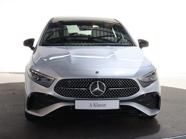 Mercedes-Benz A-KLASSE 180 Business Solution AMG | Panoramaschuifdak | Achteruitrijcamera | Nightpakket | MULTIBEAM LED | Stoelverwarming |