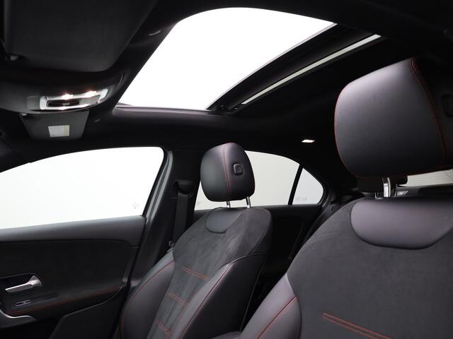 Mercedes-Benz A-KLASSE 180 AMG Line | Panodak | Camera | Sfeer | Keyless | Prijs Rijklaar!!