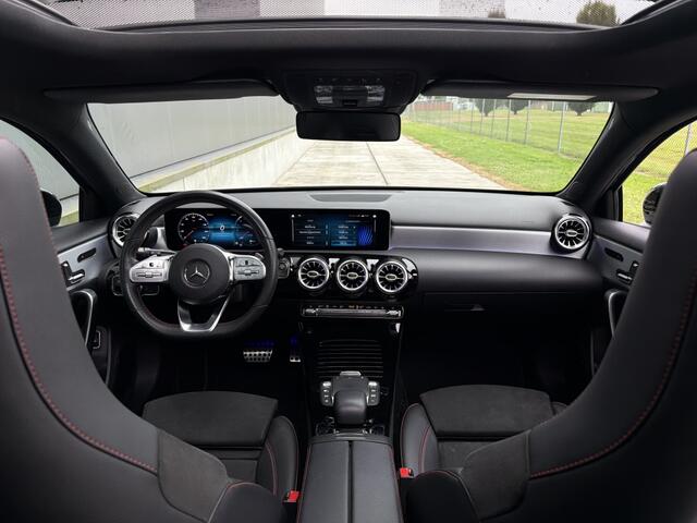 Mercedes-Benz A-KLASSE 250e 218PK AMG / Pano / Matrix / 2020 / Sfeer / *NAP* / Carbon