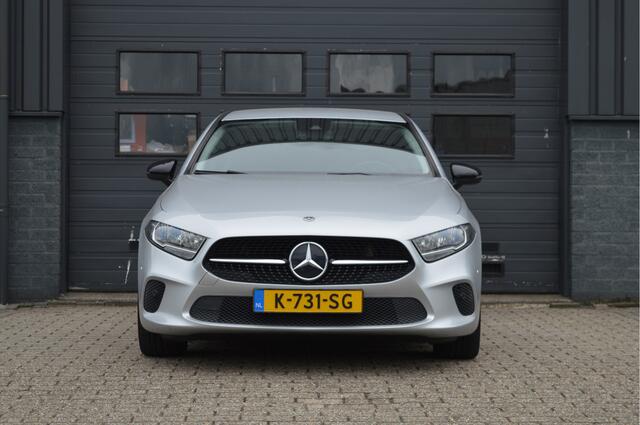 Mercedes-Benz A-KLASSE 180 Business Solution