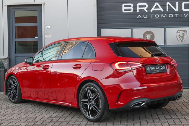 Mercedes-Benz A-KLASSE 180 Business Solution AMG Navi Carplay LED adaptief Camera