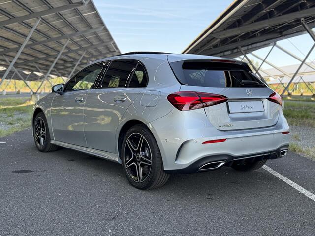 Mercedes-Benz A-KLASSE 250e Business Solution AMG | Night | Panoramadak | Memory | Head-up display | 360 camera | Sfeerverlichting |