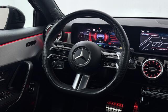 Mercedes-Benz A-KLASSE 250 e AMG Line (PANORAMADAK, STOELVERWARMING, SFEERVERLICHTING, PARKEERSENSOREN)