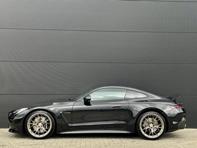 Mercedes-Benz AMG-GT 63 4MATIC+ | Premium Plus | Rijassistentiepakket Plus | AMG Nightpakket II | AMG Carbon Exterieur Pakket | AMG Performance Sportstoelen | 2+2 Concept met Neerklapbare Achterbank | Liftsysteem Vooras | Burmester High-End 3D Surround | Sierdelen AMG Carbon
