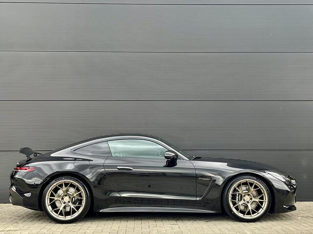 Mercedes-Benz AMG-GT 63 4MATIC+ | Premium Plus | Rijassistentiepakket Plus | AMG Nightpakket II | AMG Carbon Exterieur Pakket | AMG Performance Sportstoelen | 2+2 Concept met Neerklapbare Achterbank | Liftsysteem Vooras | Burmester High-End 3D Surround | Sierdelen AMG Carbon