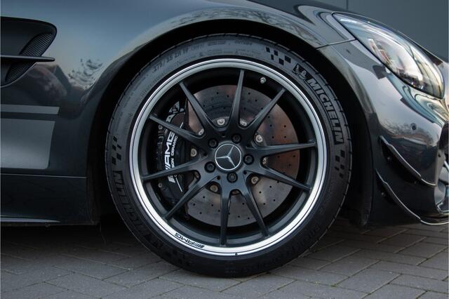 Mercedes-Benz AMG-GT R 4.0 R GTR Pro 1/750 Limited Edition | Ceramic | Burmester | Dealer Onderhouden | AMG Track Pace | Carbon | ACC | Alcantara | Keyless-Go | Side Assist | 19/20" | Alarm.