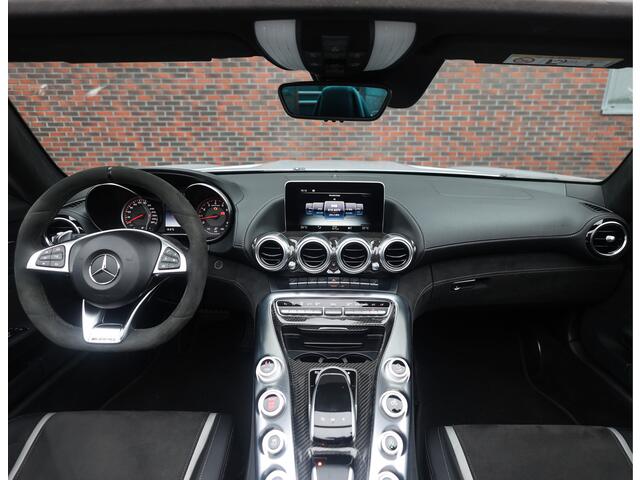 Mercedes-Benz AMG-GT Roadster 4.0 C | Airscarf - Burmester