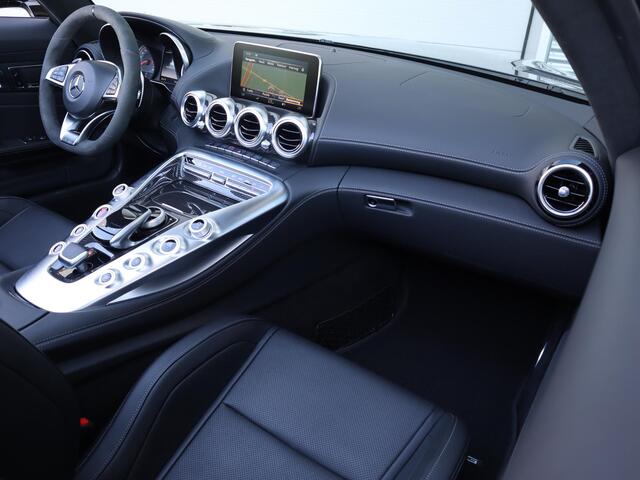 Mercedes-Benz AMG-GT Roadster 4.0 C