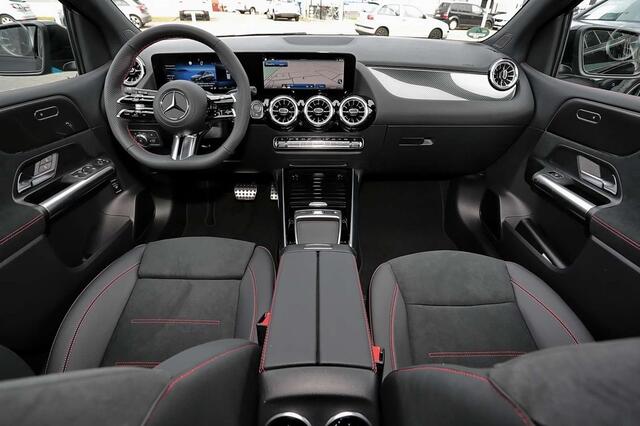 Mercedes-Benz B-KLASSE 200 AMG Line LED Navi Camera Night Pakket Sportstoelen Stoelverwarming