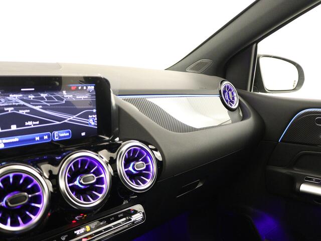 Mercedes-Benz B-KLASSE 180 AMG Line | Premium Pakket | Rijassistentiepakket | Nightpakket | Panoramaschuifdak | Keyless-Go comfortpakket | Sfeerverlichting | USB-pakket plus | Achteruitrijcamera |