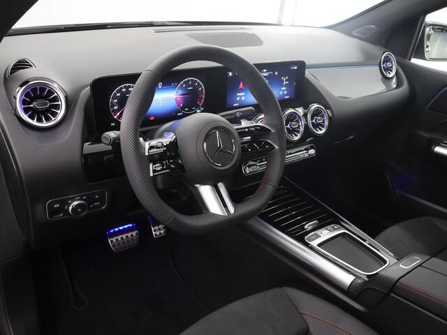 Mercedes-Benz B-KLASSE 180 Star Edition AMG Line | Panoramadak | Elektrisch verstelbare voorstoelen | Stuurwiel verwarming | Elektrische wegklapbare trekhaak | Multibeam led