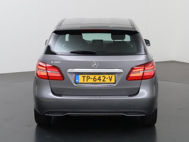 Mercedes-Benz B-KLASSE 180 Business Solution | Stoelverwarming | Navigatie | Achteruitrijcamera |