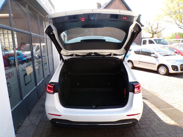 Mercedes-Benz B-KLASSE 180 Advantage AUTOMAAT,CAMERA,NAP, 1 EIGENAAR !!!
