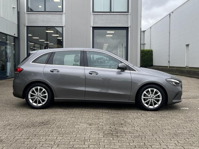 Mercedes-Benz B-KLASSE 180 Launch Edition | NL Auto/2e Eig./Navi/Clima/Cruise/17"/Trekhaak/Apple CarPlay-Android Auto