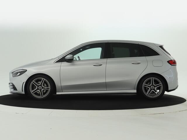 Mercedes-Benz B-KLASSE 180 Business Solution AMG | Stoelverwarming | Car Play | Parkeerpakket met Camera | DAB | LED | Inclusief 24 maanden Mercedes-Benz Certified garantie voor Europa.