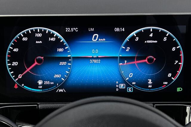Mercedes-Benz B-KLASSE 180 Business Solution Automaat | Half leder | Apple carplay | LED | Camera | Parkeersensoren
