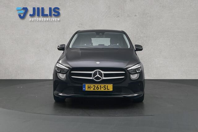 Mercedes-Benz B-KLASSE 180 Business Solution Automaat | Half leder | Apple carplay | LED | Camera | Parkeersensoren