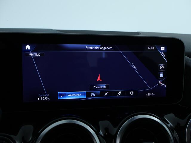 Mercedes-Benz B-KLASSE 180 Business Solution AMG | Apple Carplay/Android Auto | Elektrisch Glazen Panorama Dak | AMG Line | Inclusief 24 maanden MB Certified garantie voor Europa.