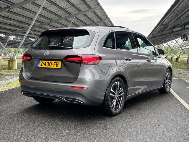 Mercedes-Benz B-KLASSE 180 Business Line | Panoramadak | Stoelverwarming | Achteruitrijcamera | Elek. achterklep |