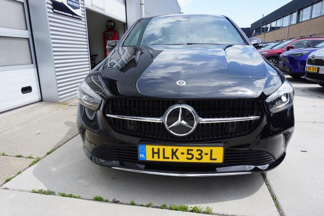 Mercedes-Benz B-KLASSE 180 Business Line Navi|PDC V+A|Trekhaak |Camera|Elektrische a.klep|Stoelverwarming|