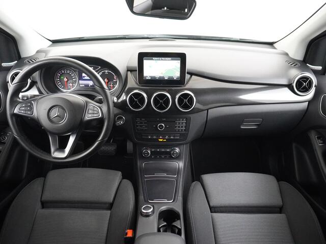 Mercedes-Benz B-KLASSE 250e AUT. 184PK Bi-Xenon Navi Dual-ECC 18" Harman Kardon Pdc-v+a Cruise Control Regensensor Edition Led Licht en zichtpakket Zitcomfortpakket Bluetooth Privacy Glas