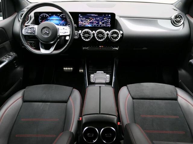 Mercedes-Benz B-KLASSE 180 AMG Nightpakket | Trekhaak | Panoramadak | Sfeerverlichting | Memory | Keyless Go | Dode Hoek Ass | Inclusief 24 maanden Mercedes-Benz Certified garantie voor Europa.