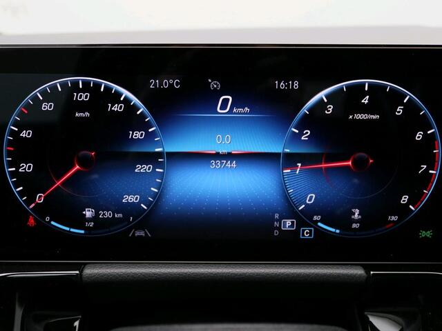 Mercedes-Benz B-KLASSE 180 AMG Nightpakket | Trekhaak | Panoramadak | Sfeerverlichting | Memory | Keyless Go | Dode Hoek Ass | Inclusief 24 maanden Mercedes-Benz Certified garantie voor Europa.