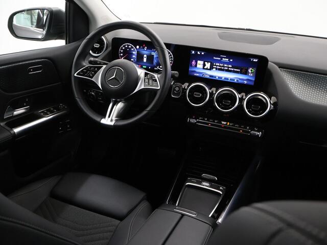 Mercedes-Benz B-KLASSE 250 e Business Line | Apple carplay | Verwarmd stuur | Elektrische achterklep |