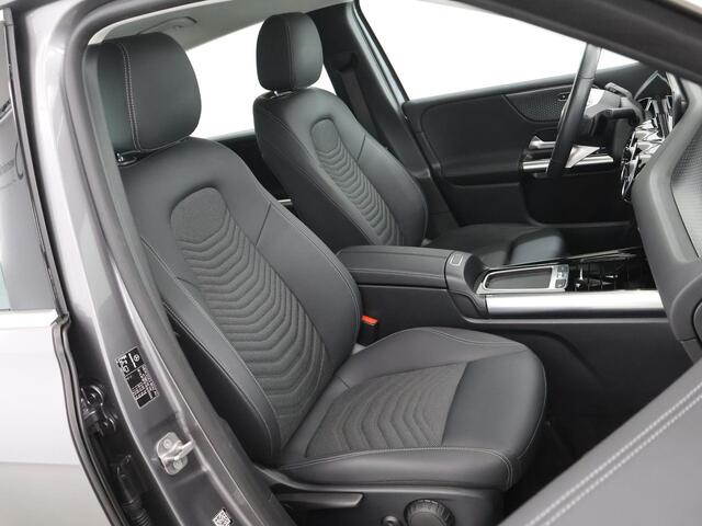 Mercedes-Benz B-KLASSE 250 e Business Line | Apple carplay | Verwarmd stuur | Elektrische achterklep |
