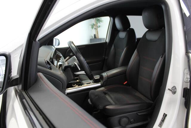 Mercedes-Benz B-KLASSE 180d Business Solution AMG | NL-AUTO+N.A.P! | CARPLAY | 18'LMV | STOEL-VERW | NAVI | CLIMA | LED | CRUISE |