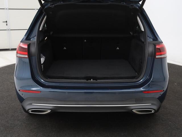 Mercedes-Benz B-KLASSE 180 Business Solution Luxury | Leder | Stoelverwarming | Carplay | Sfeerverlichting | Camera | Widescreen | Full LED | Navigatie