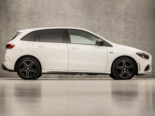 Mercedes-Benz B-KLASSE 250 e AMG Sport 218Pk Automaat (APPLE CARPLAY, GROOT NAVI, SFEERVERLICHTING, CAMERA, LEDER/ALCANTARA, TREKHAAK, STOELVERWARMING, WIDESCREEN, NIEUWSTAAT)