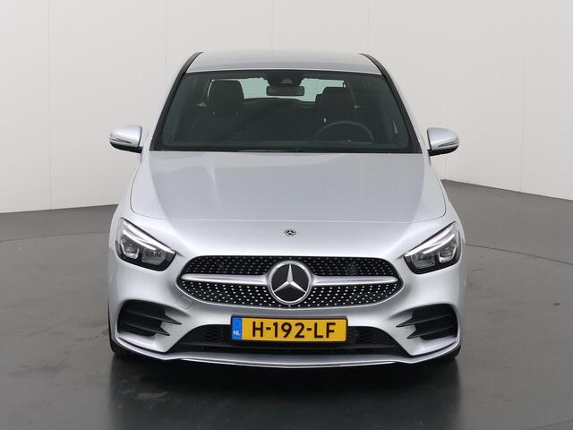 Mercedes-Benz B-KLASSE 180 Business Solution AMG | Navigatie | Apple Carplay | Achteruitrijcamera | Stoelverwarming | Trekhaak |