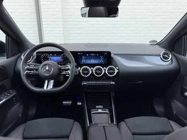 Mercedes-Benz B-KLASSE 200 AMG Line | Pano | Trekhaak | Memory | Camera | LED | DAB+