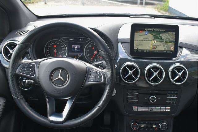 Mercedes-Benz B-KLASSE 180 AMG-Line | Panoramadak | Carplay | Leder | Camera