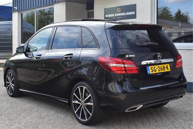 Mercedes-Benz B-KLASSE 180 AMG-Line | Panoramadak | Carplay | Leder | Camera