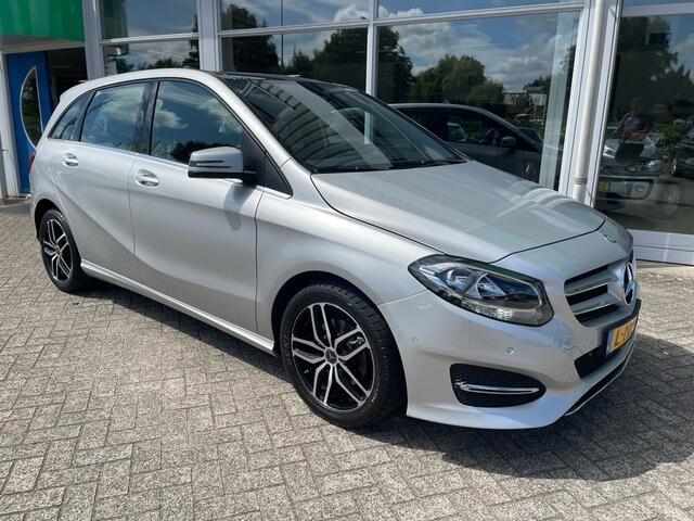 Mercedes-Benz B-KLASSE 180 Ambition, Aut, Pano, Nav, Stoelverw. PDC v+a