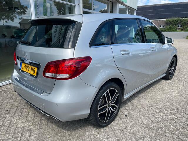 Mercedes-Benz B-KLASSE 180 Ambition, Aut, Pano, Nav, Stoelverw. PDC v+a