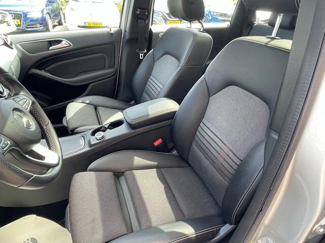 Mercedes-Benz B-KLASSE 180 Ambition, Aut, Pano, Nav, Stoelverw. PDC v+a