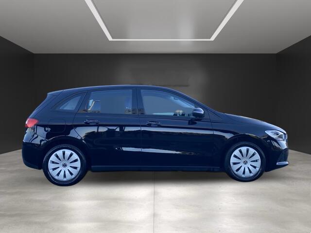 Mercedes-Benz B-KLASSE 250 e Business ** APPLE/ANDROID - NAVI - HALF-LEDER - SPOORASS - CRUISE ** 1e EIG - UNFALLFREI ** ** INFORMEER OOK NAAR ONZE AANTREKKELIJKE FINANCIAL-LEASE TARIEVEN **